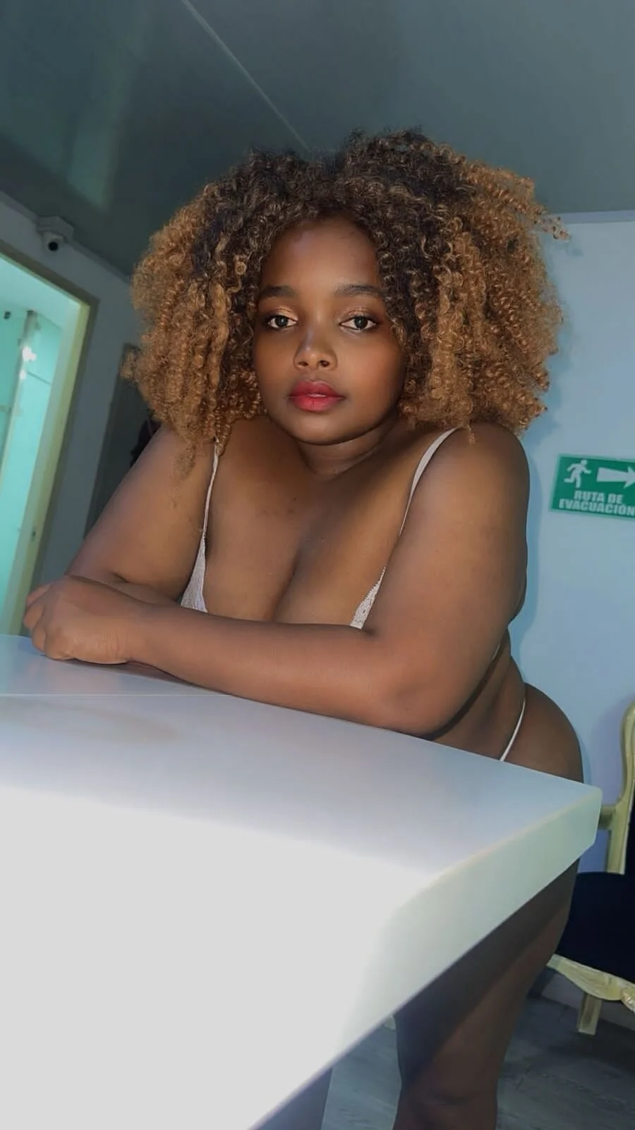 XXX Porn Photo of Nude isabella_brown1 1