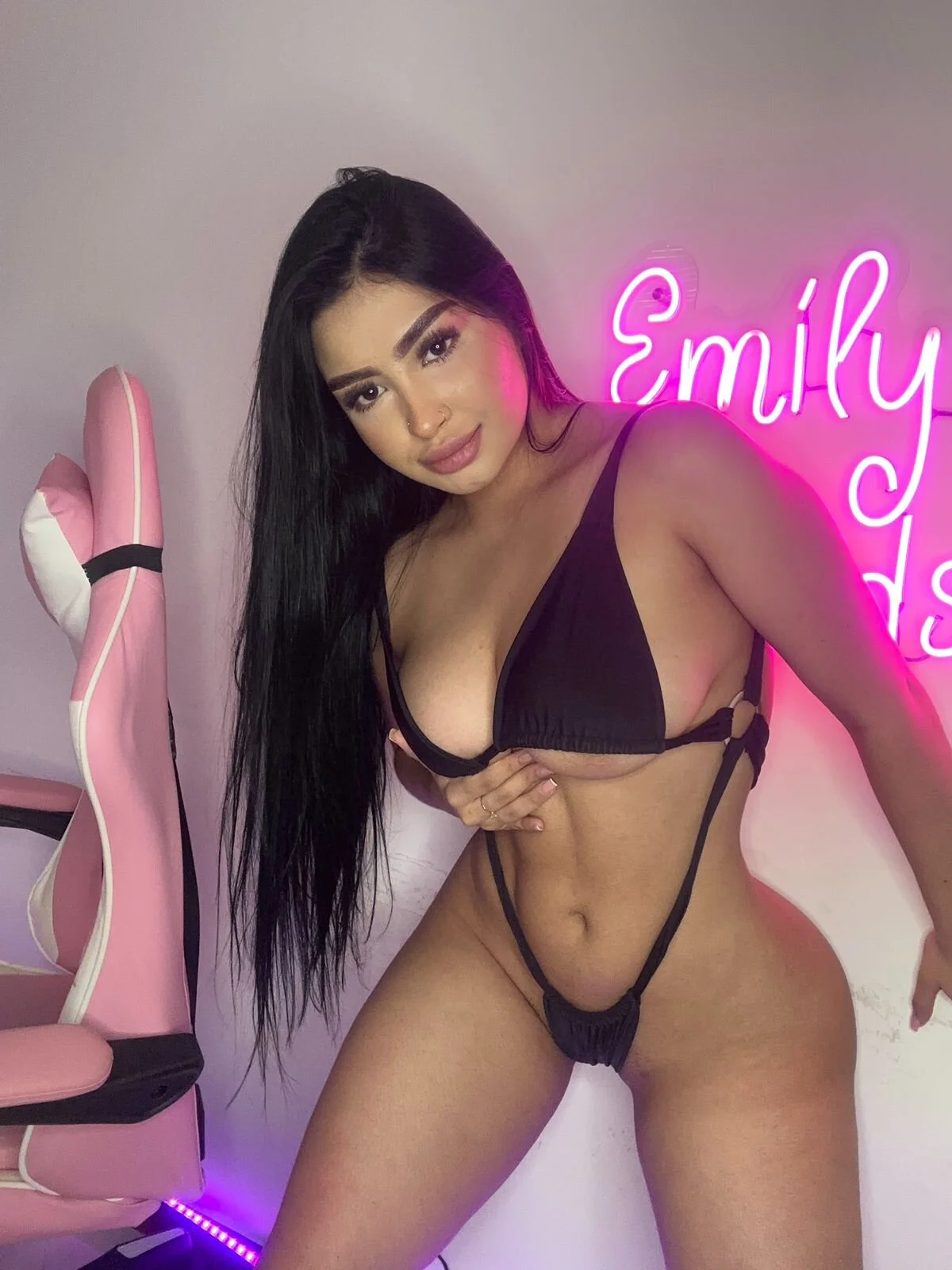 XXX Porn Photo of Nude emily_huddson_ 2