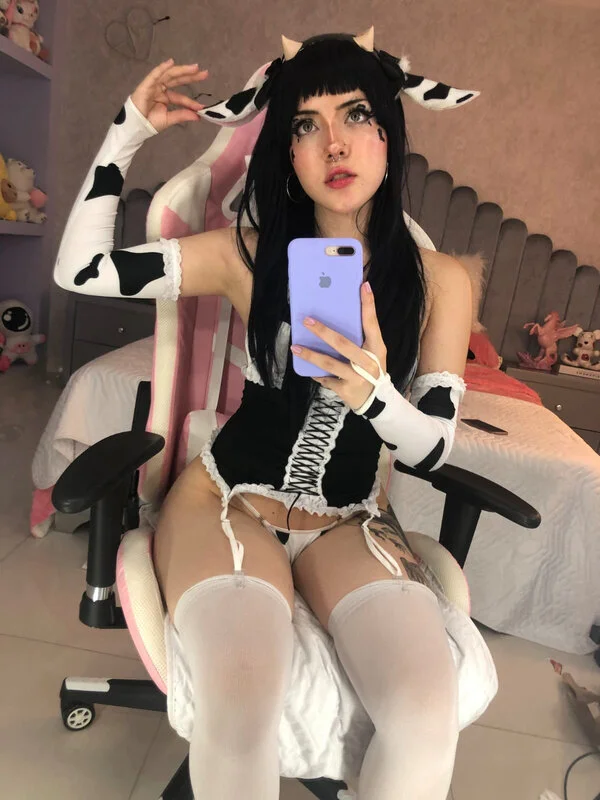 XXX Porn Photo of Nude CremMeii 3