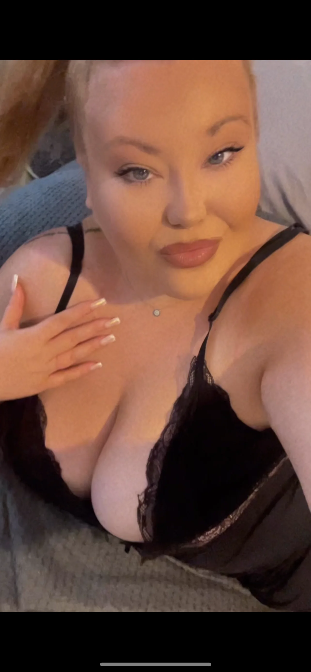 XXX Porn Photo of Nude Busty-BBW-Emilie 2
