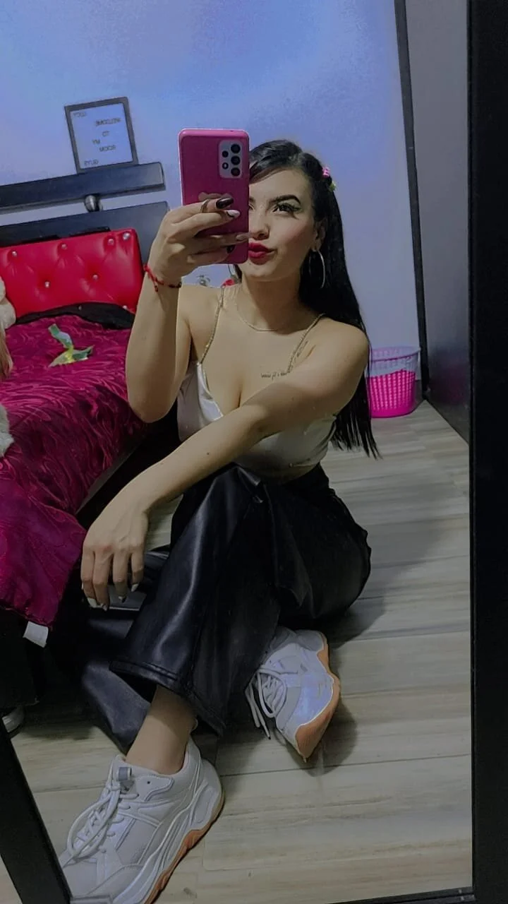 XXX Porn Photo of Nude LucianaTomson 14