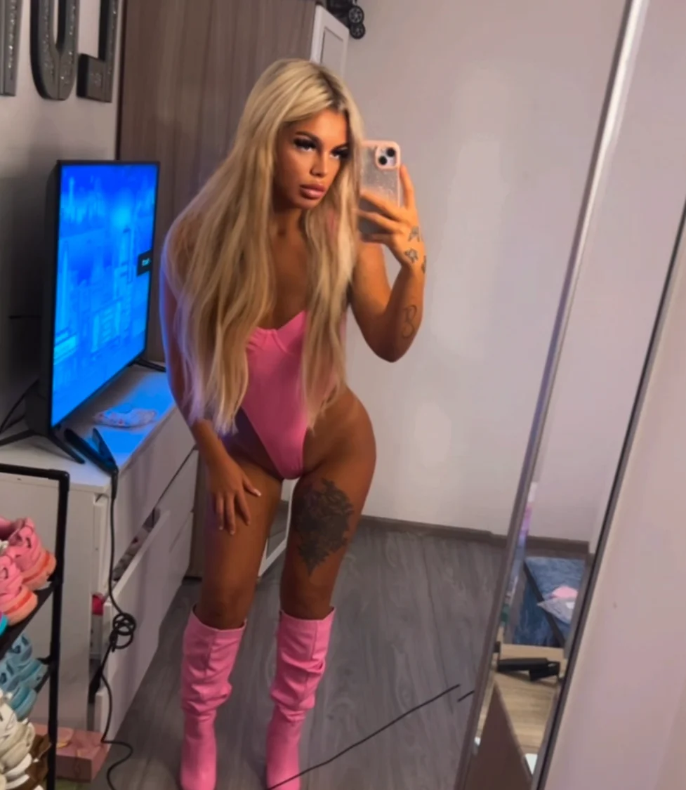 XXX Porn Photo of Nude Irish_BarbieMilfx 11