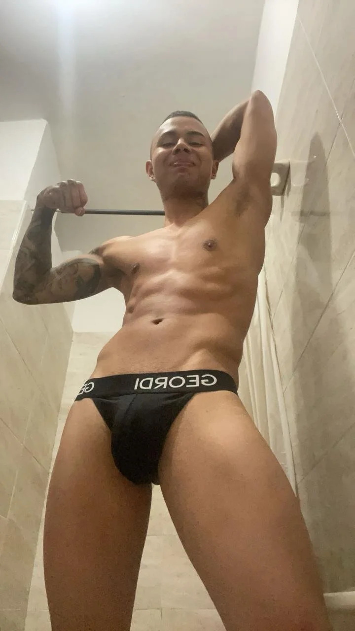 XXX Porn Photo of Nude _Logan_Colton_ 3