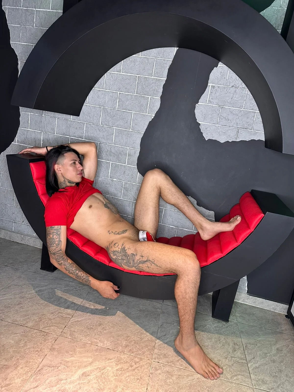 XXX Porn Photo of Nude ArohomLester 22