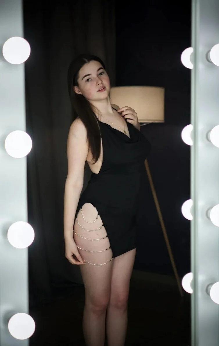 XXX Porn Photo of Nude CathrynDail 11