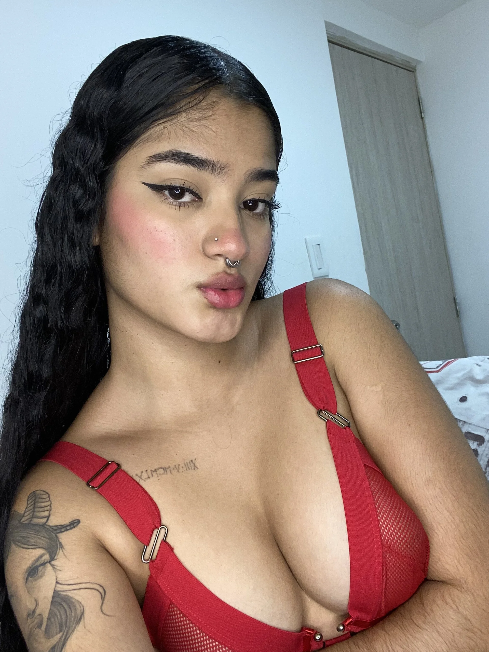 XXX Porn Photo of Nude charlotte_9999 11