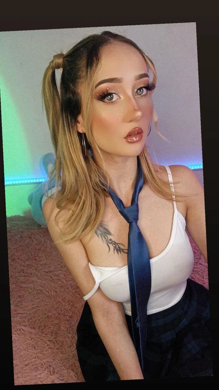 XXX Porn Photo of Nude Bella-White 20