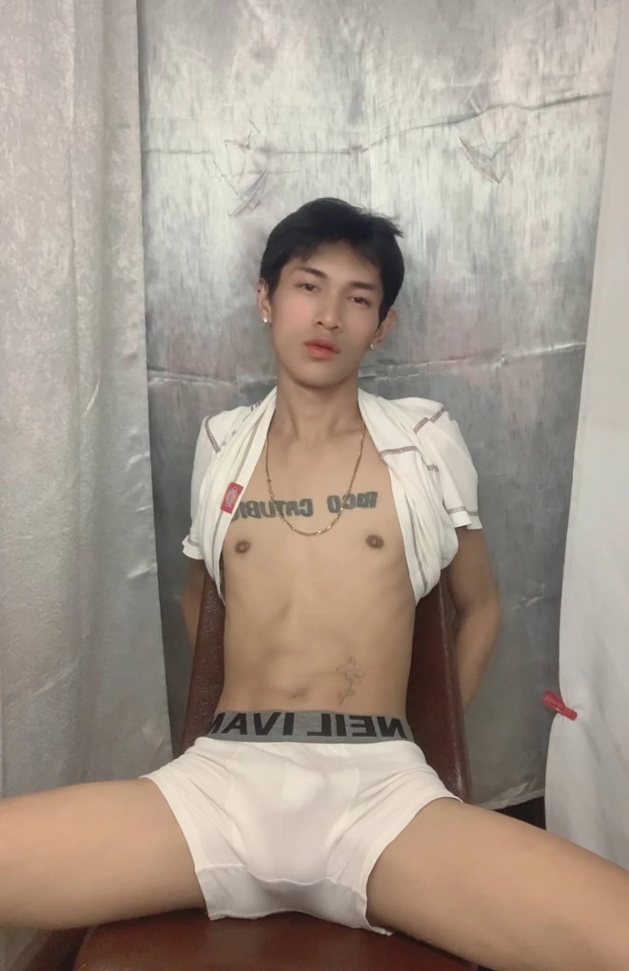 XXX Porn Photo of Nude riks_tyler 15