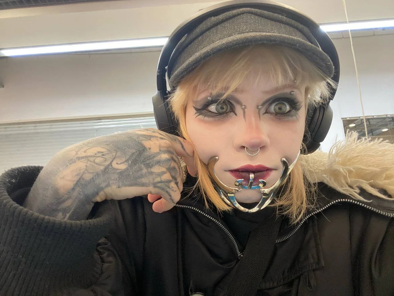 XXX Porn Photo of Nude MeowMixer 5