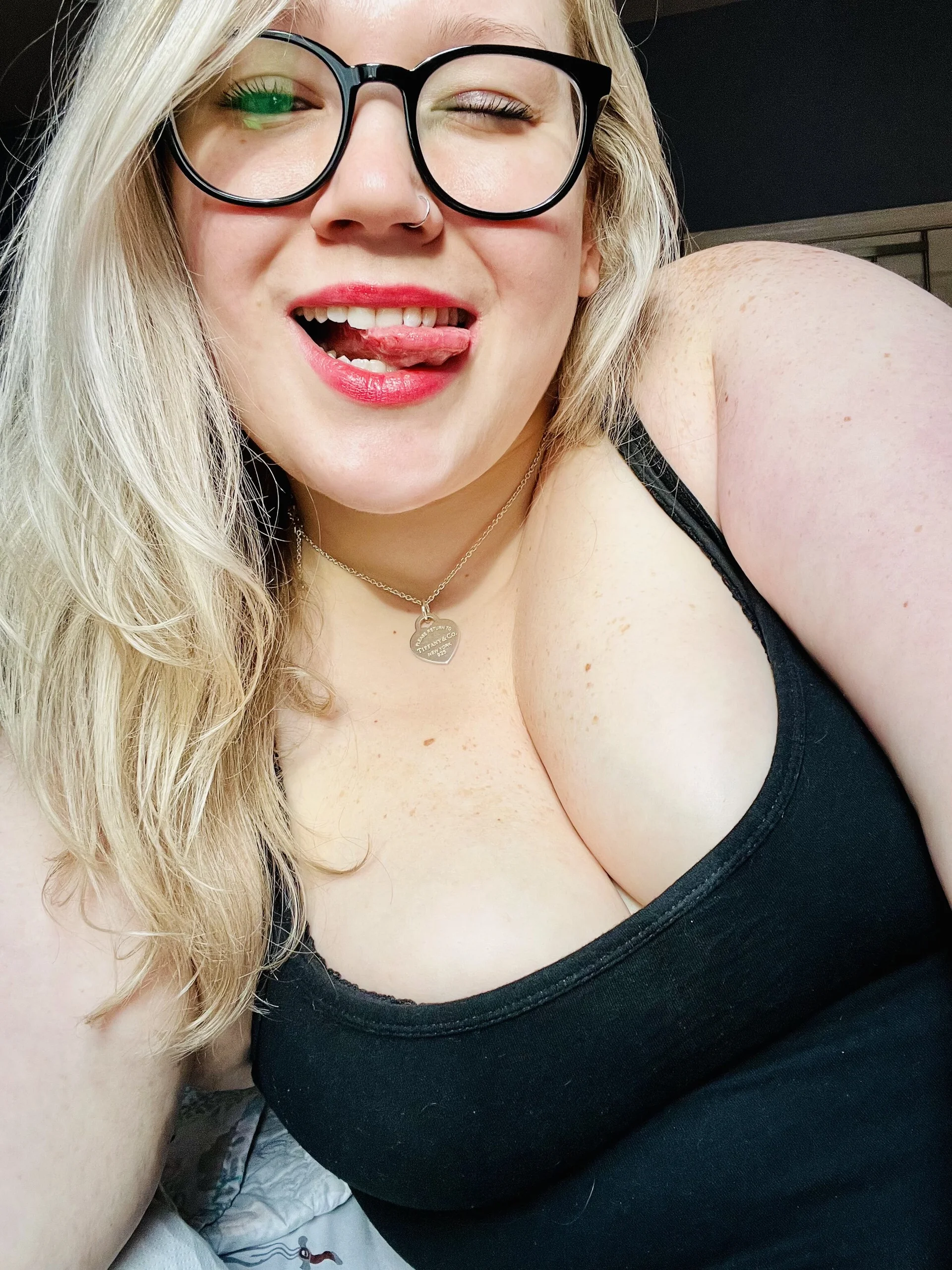 XXX Porn Photo of Nude PiggyRose 50