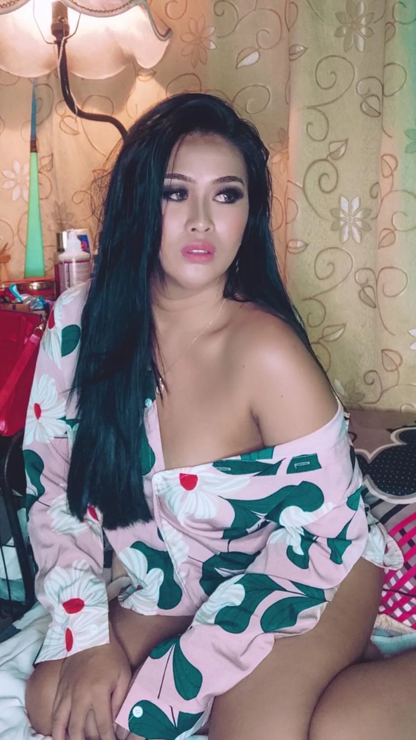 XXX Porn Photo of Nude Hugecocklady 37