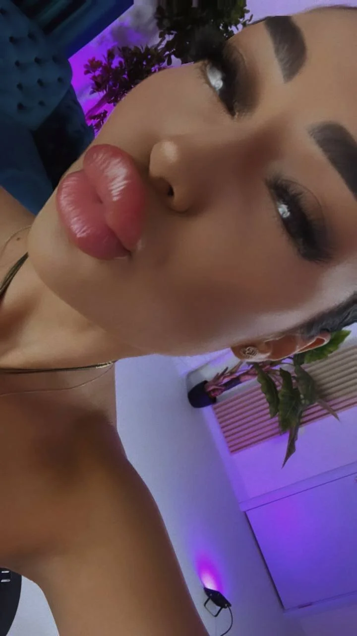XXX Porn Photo of Nude IsaFuego 17