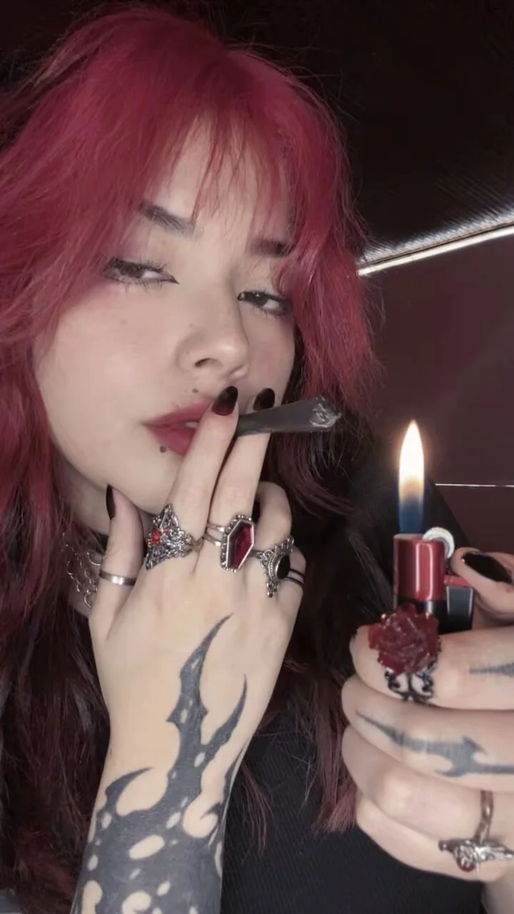 XXX Porn Photo of Nude Alice_digitaldemon 2