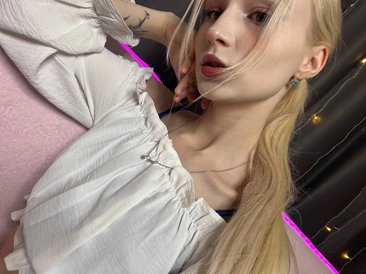 XXX Porn Photo of Nude SophiaDarsly 5