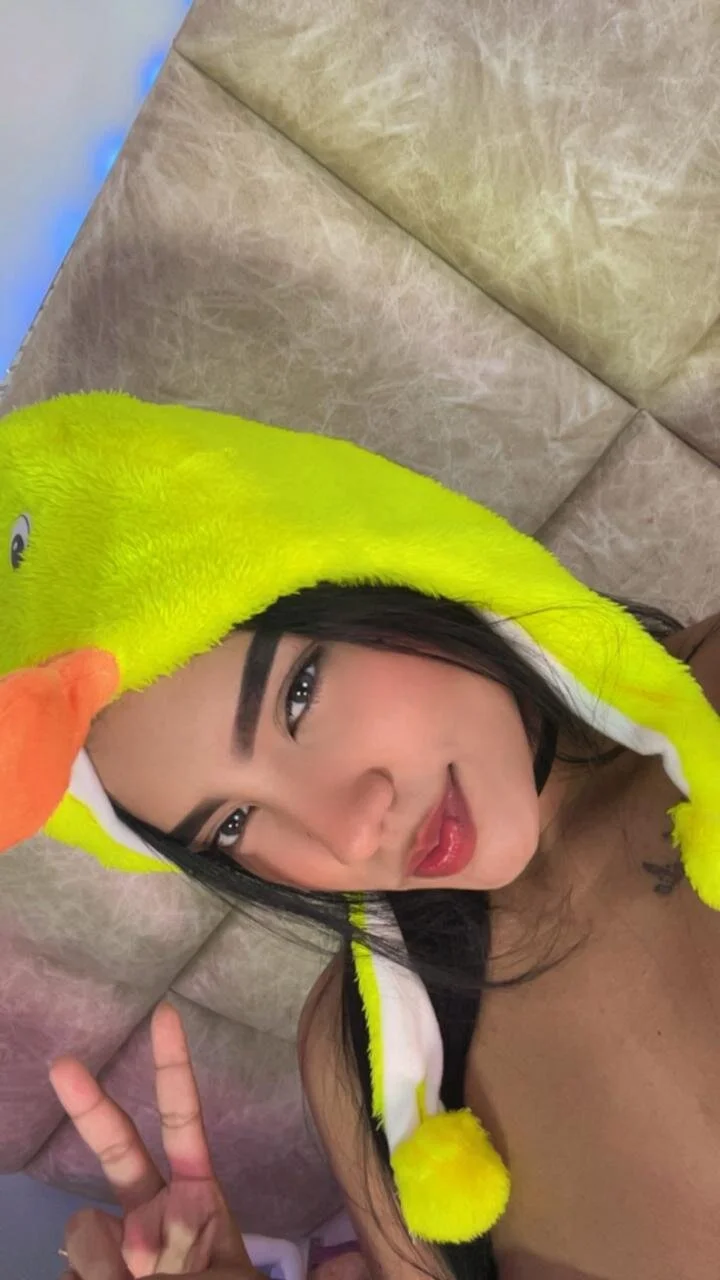 XXX Porn Photo of Nude AbellaDannger 13