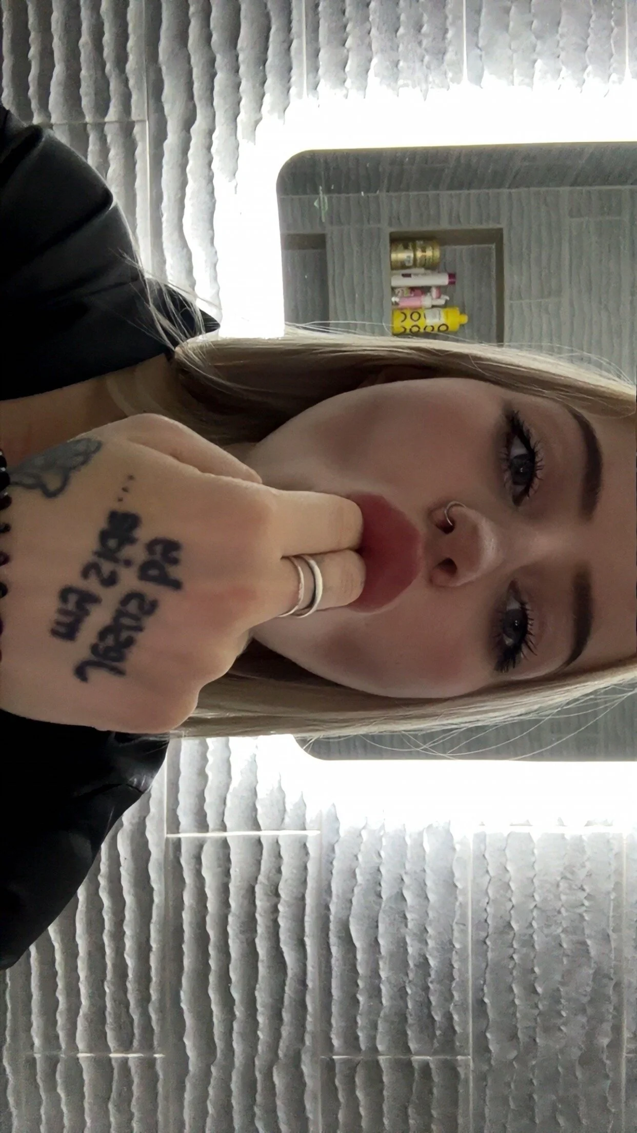 XXX Porn Photo of Nude Khloy_white 1