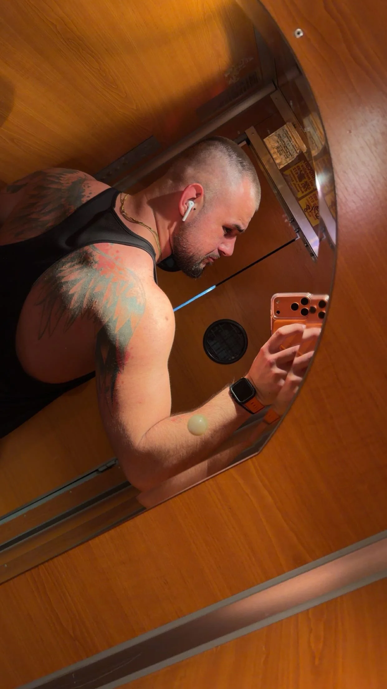 XXX Porn Photo of Nude LunaFoxTip 6