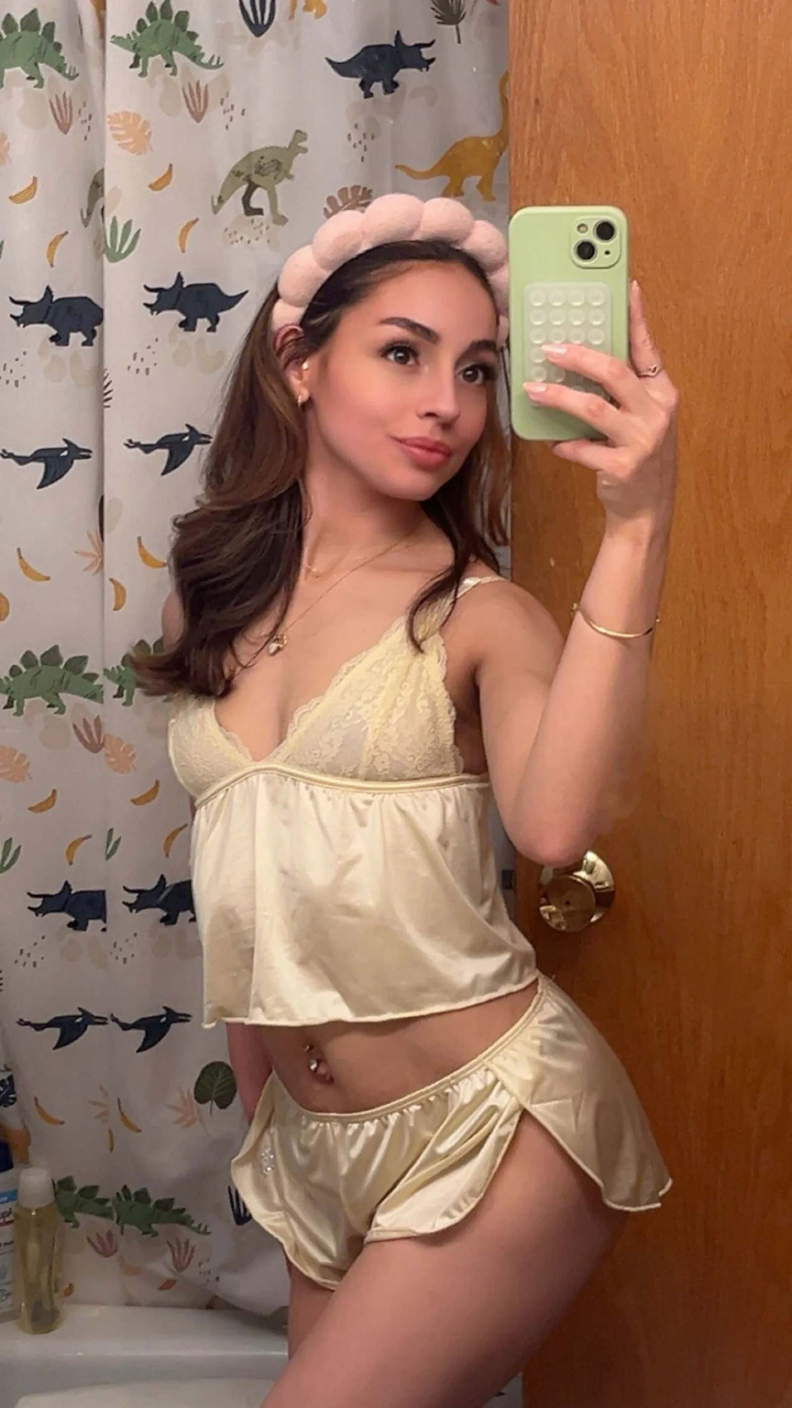 XXX Porn Photo of Nude CamilaaLove 2