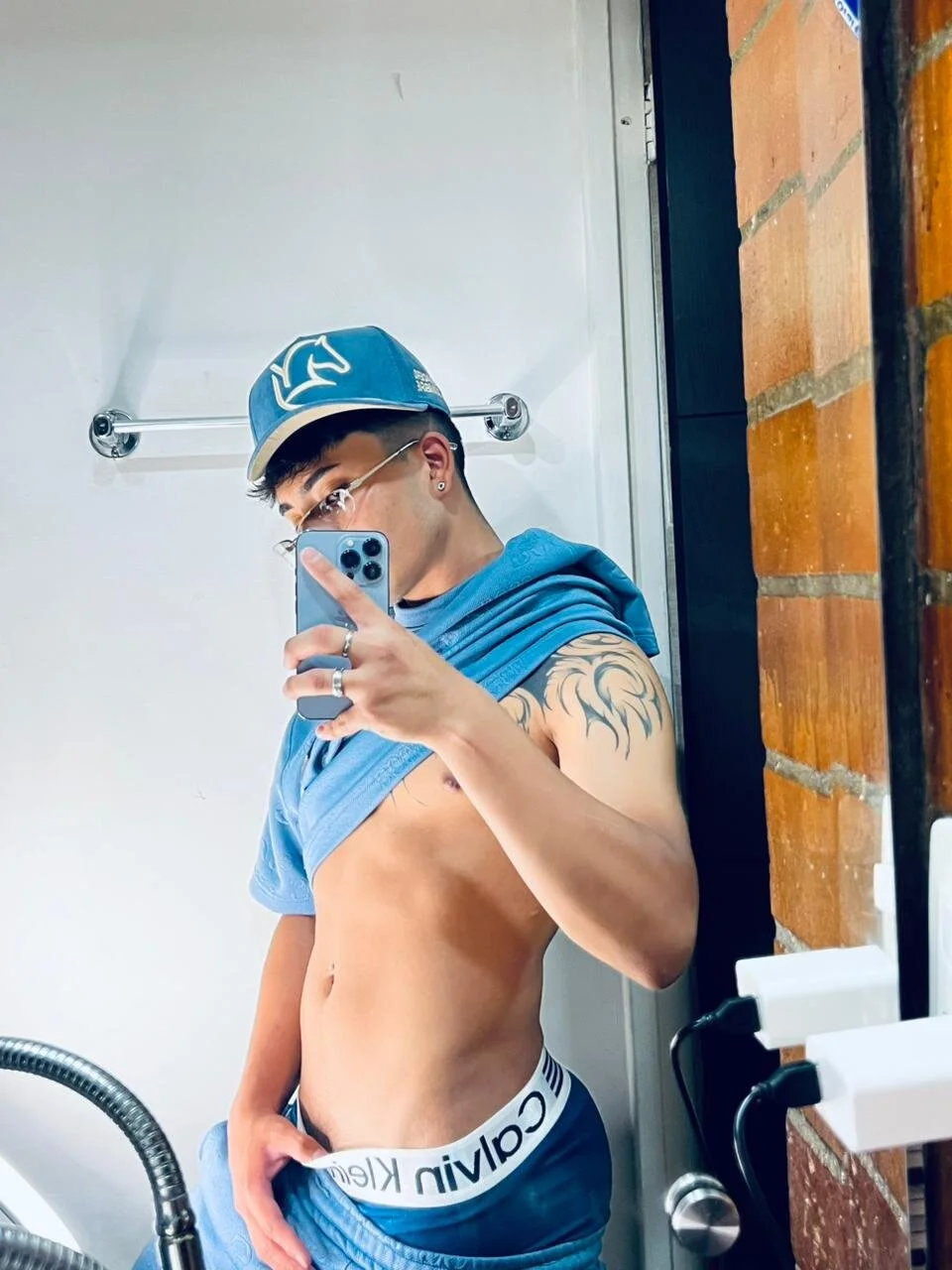 XXX Porn Photo of Nude your_kitty_boy 8