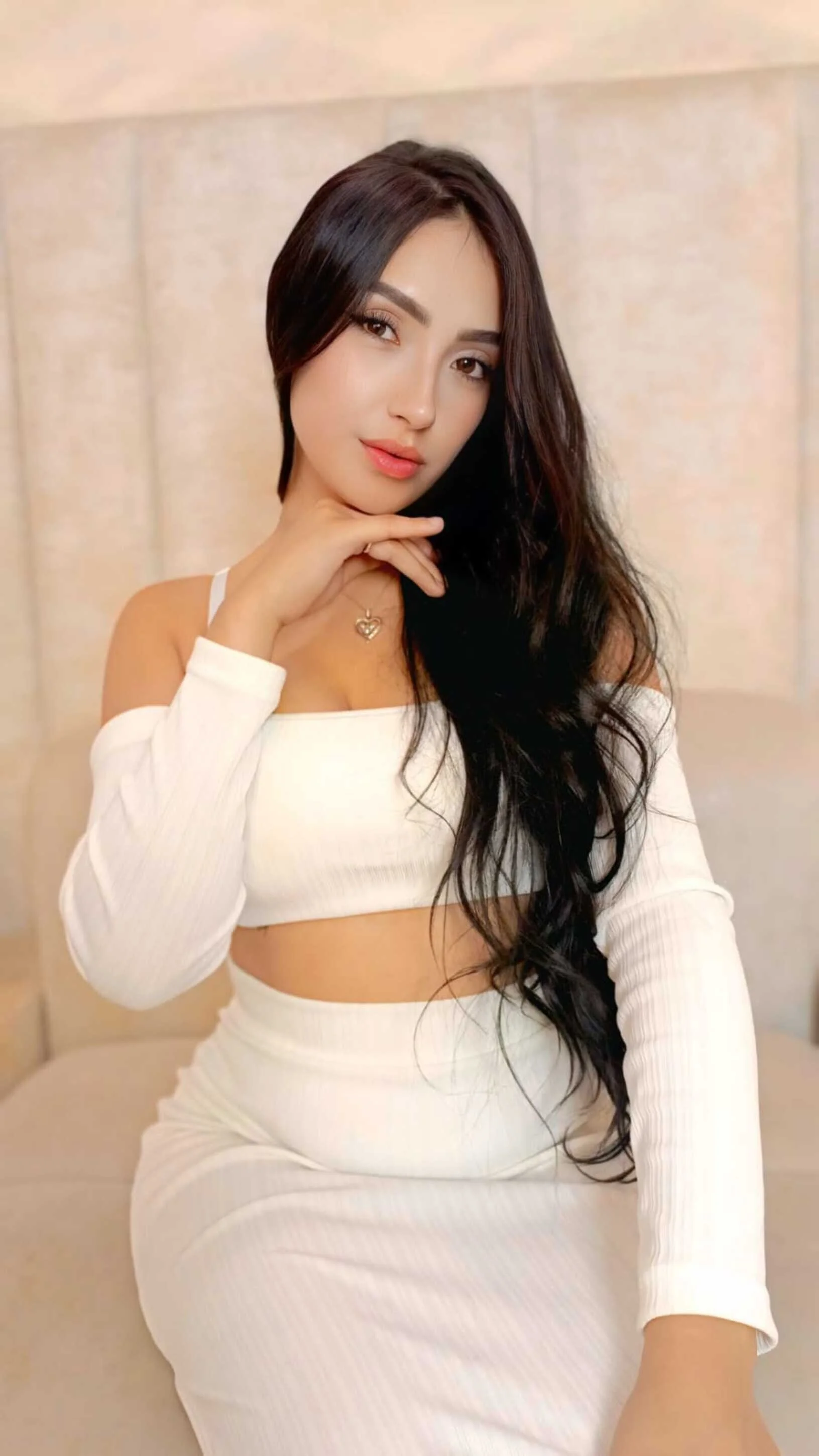 XXX Porn Photo of Nude isabellajons 3