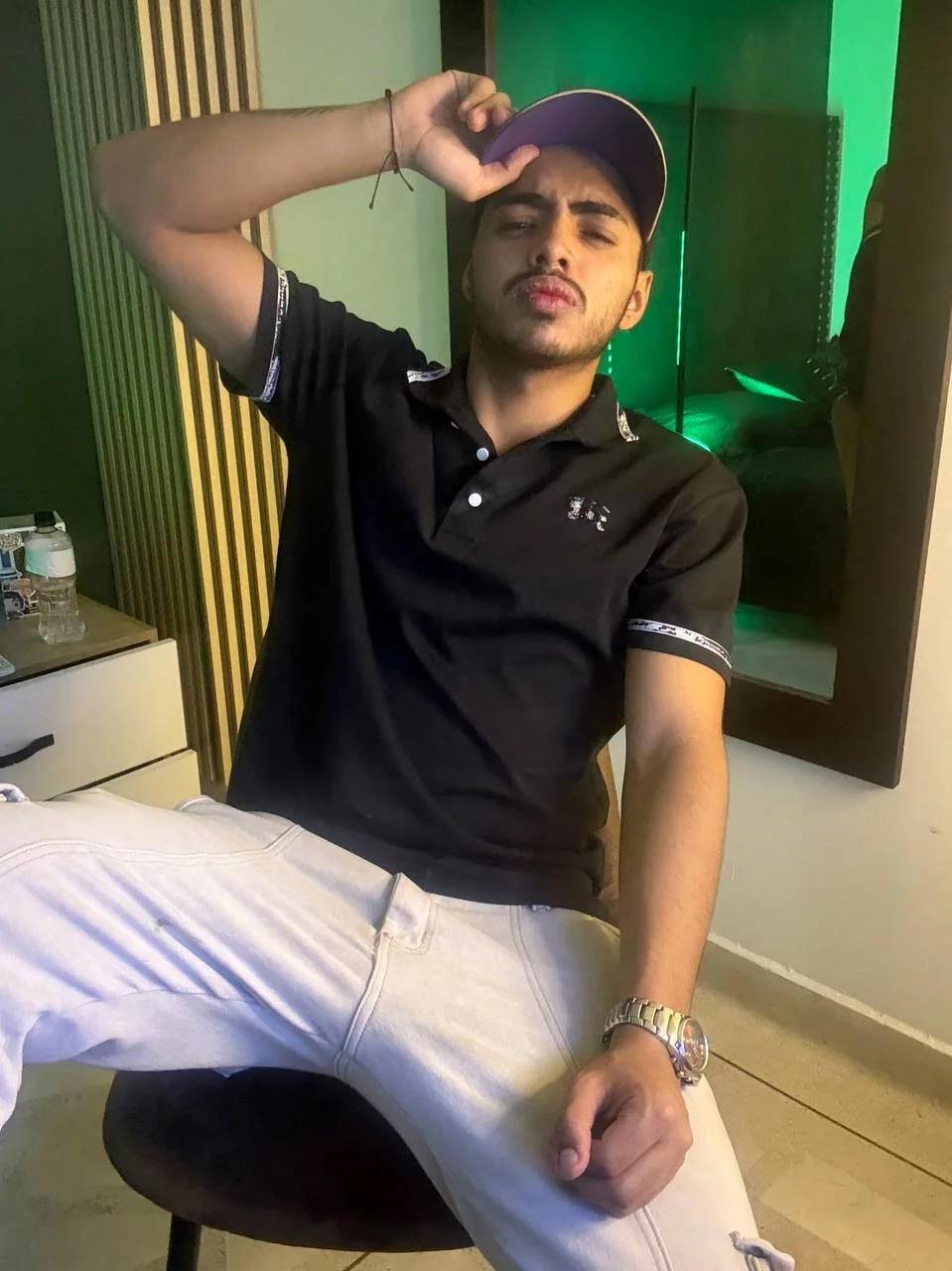 XXX Porn Photo of Nude ares_pain 1
