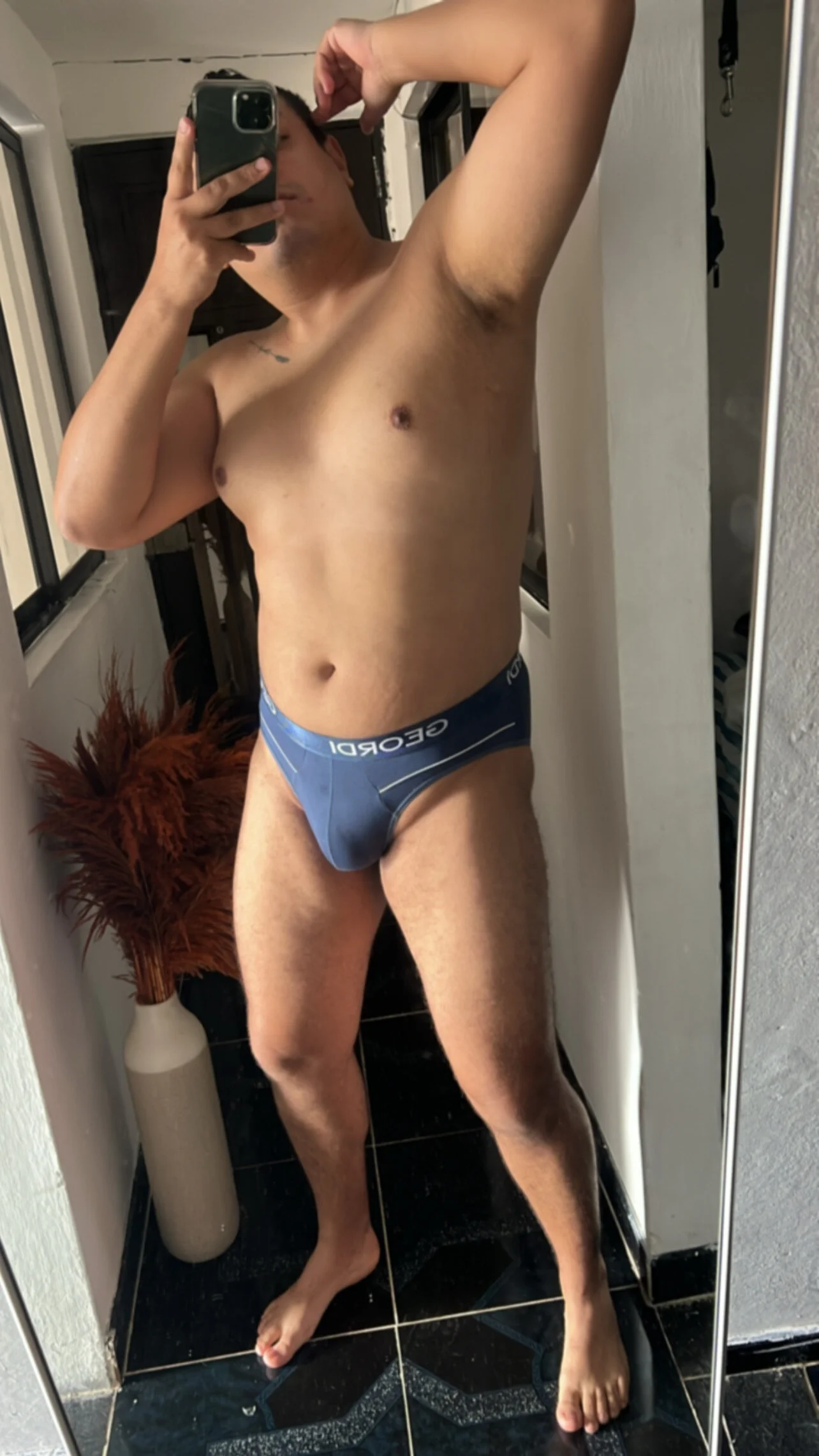 XXX Porn Photo of Nude dereeck23 2