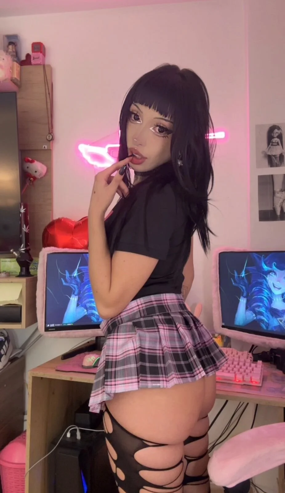 XXX Porn Photo of Nude SalemBlackrose 80