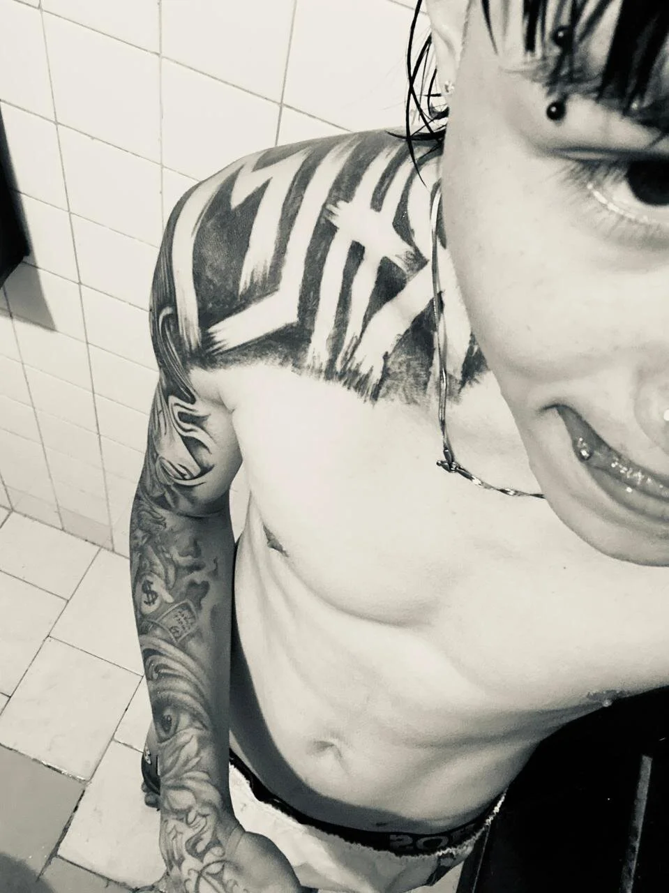 XXX Porn Photo of Nude Noah_Blaze_ 2