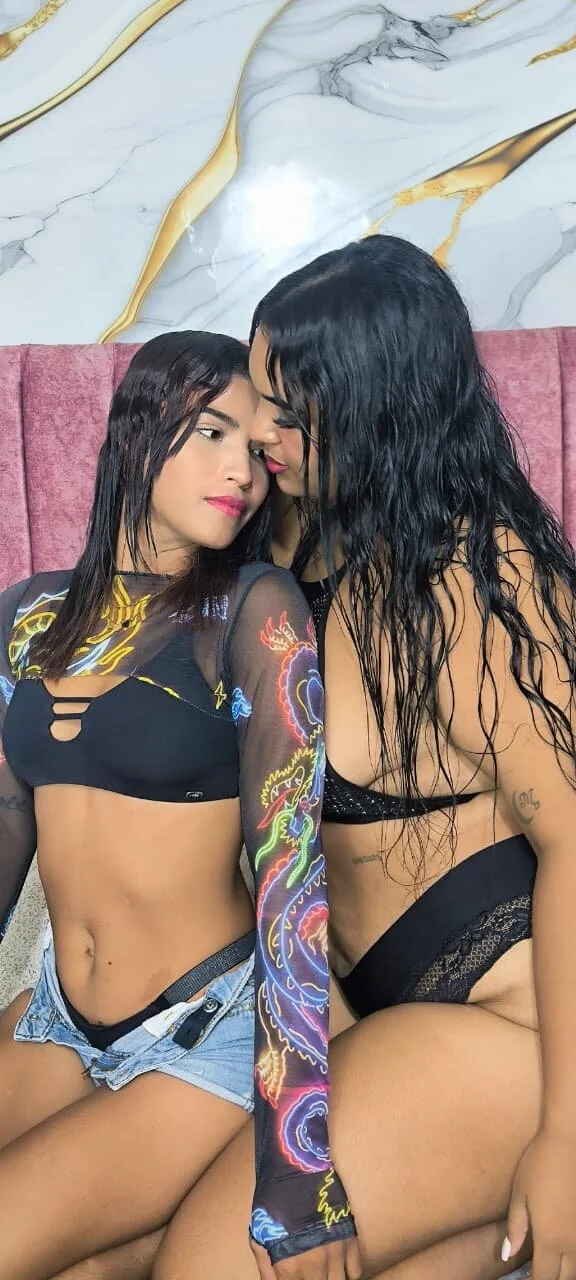 XXX Porn Photo of Nude Camilaandcarolina 1