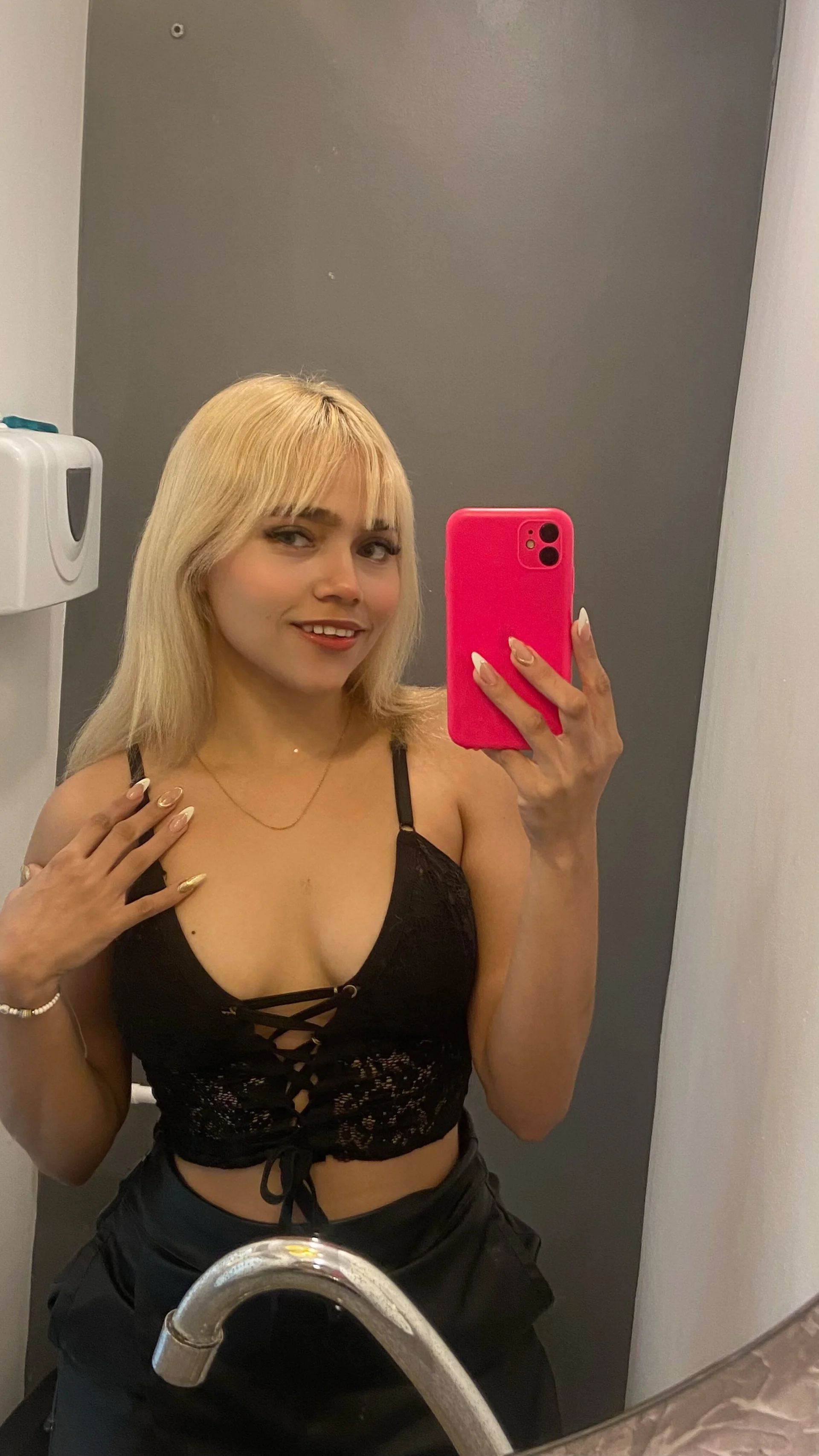 XXX Porn Photo of Nude Pretty_Milaa 21