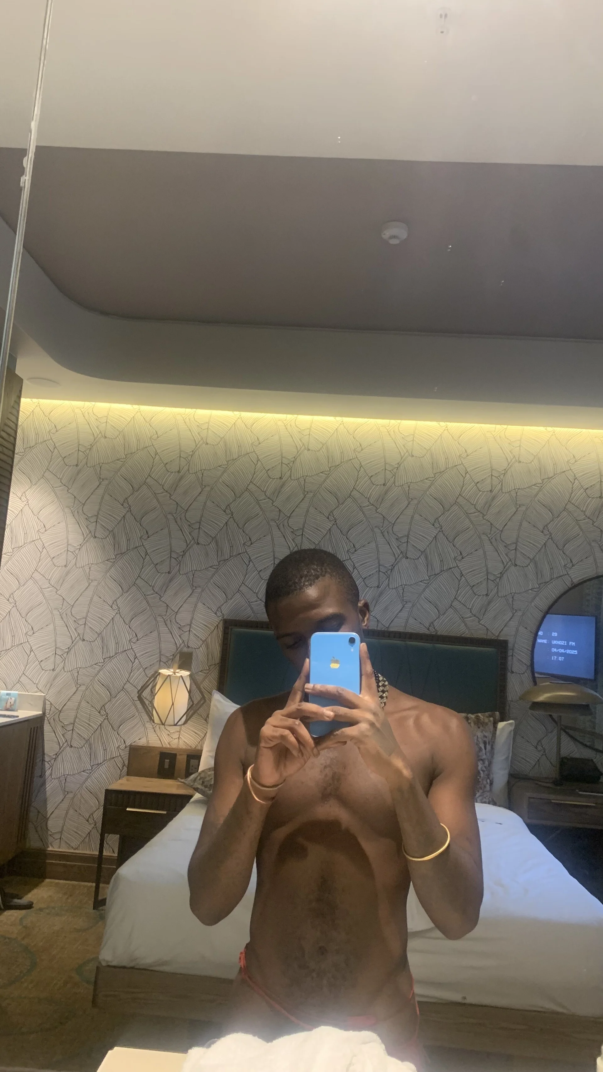 XXX Porn Photo of Nude alianttey_ 4