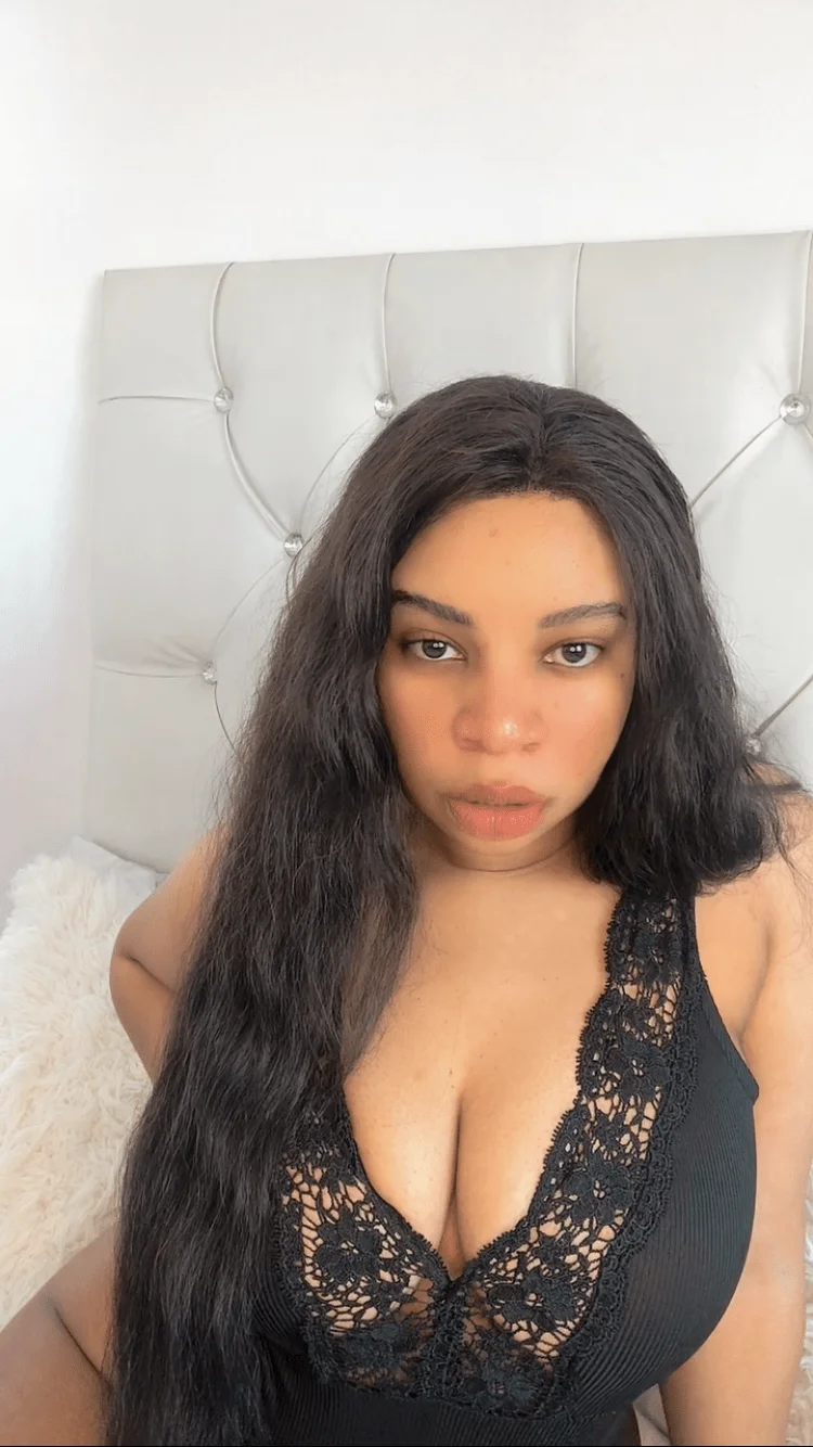 XXX Porn Photo of Nude CurvyAnah 3