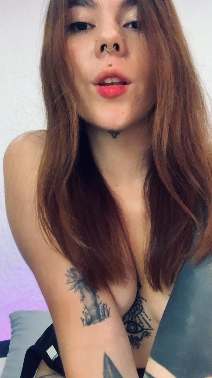 XXX Porn Photo of Nude luccianagreyy 3