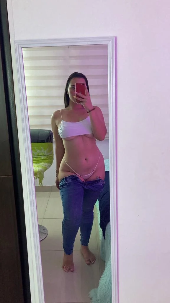 XXX Porn Photo of Nude ava_blue 2