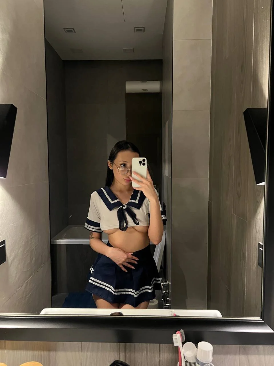 XXX Porn Photo of Nude naomi_asian 4