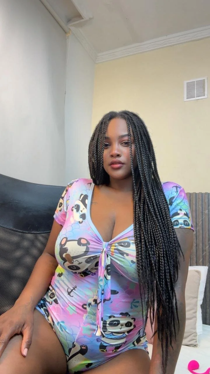 XXX Porn Photo of Nude chanel_brunette 168