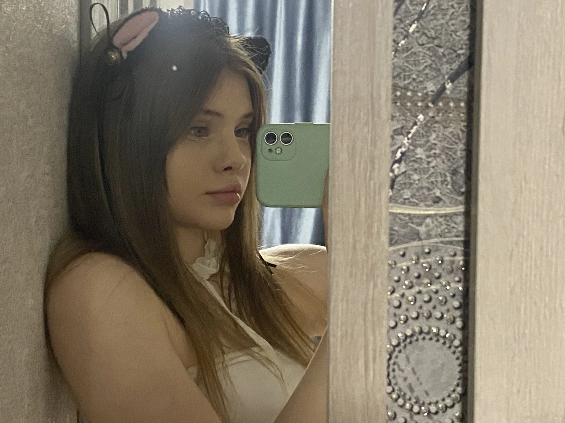 XXX Porn Photo of Nude CarolinePepper 2