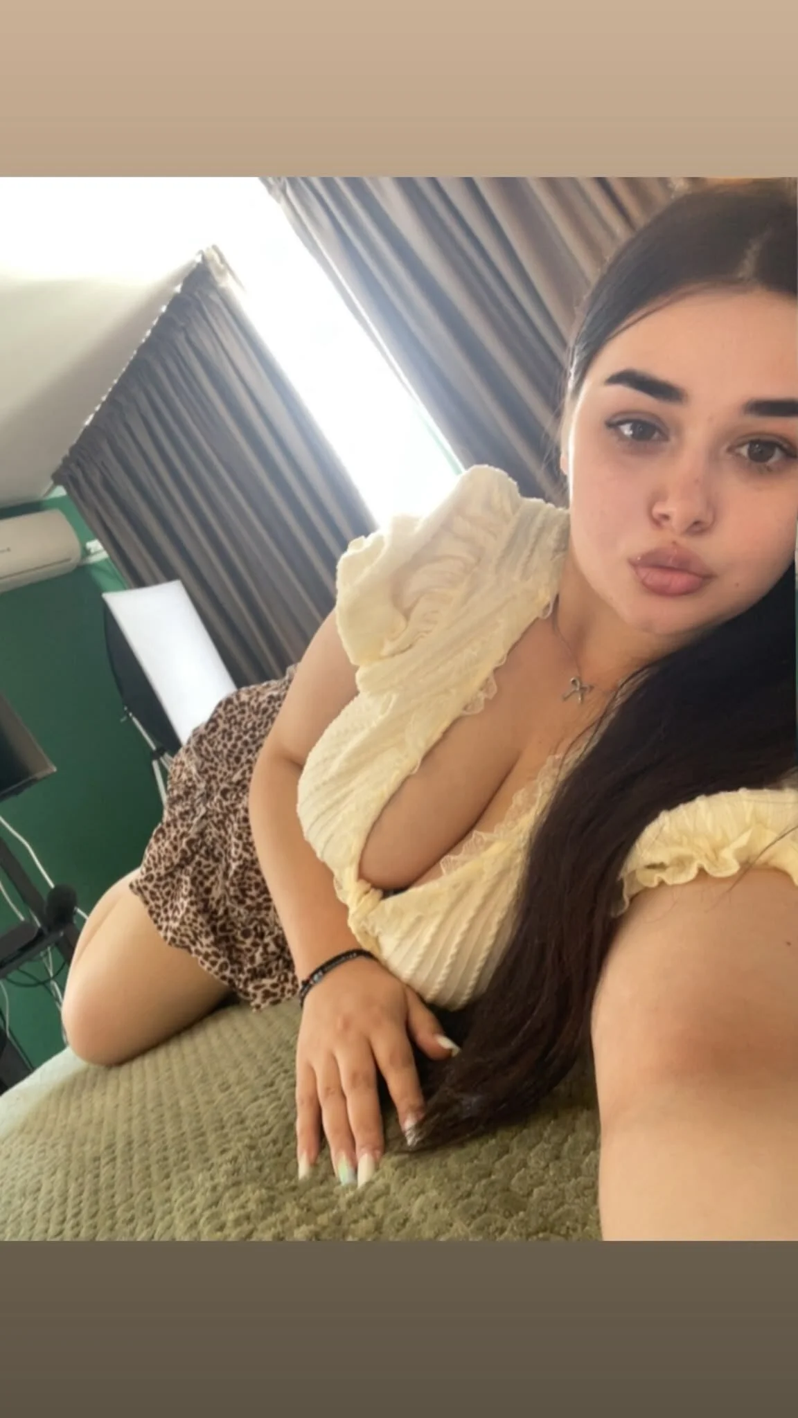 XXX Porn Photo of Nude ZuriSaint 1