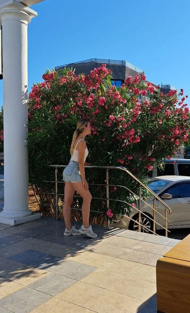 XXX Porn Photo of Nude DeboraLarson 7
