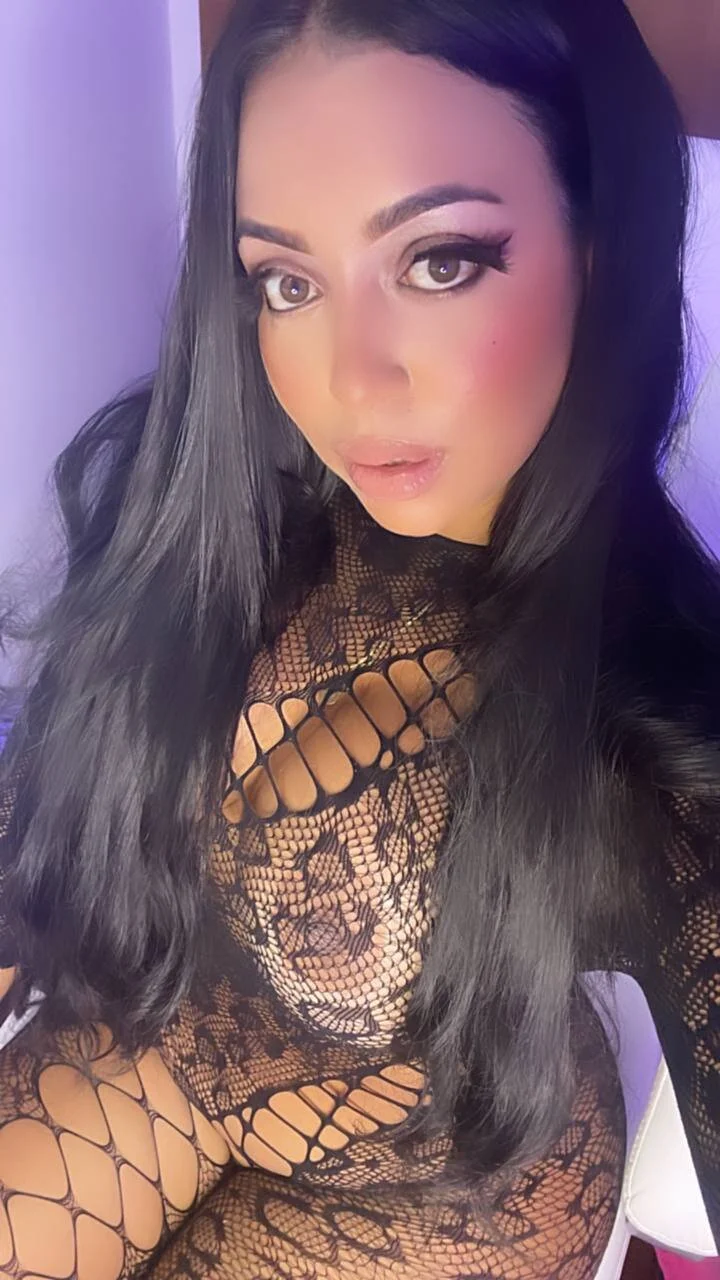 XXX Porn Photo of Nude charlottelover21 22