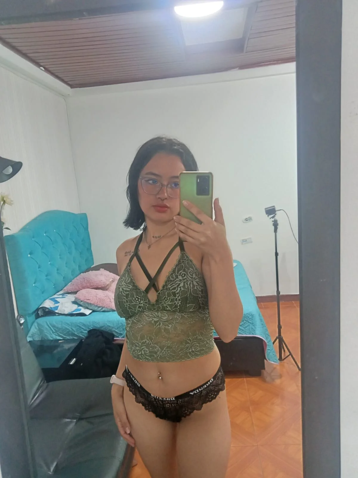 XXX Porn Photo of Nude nia_vixen 4