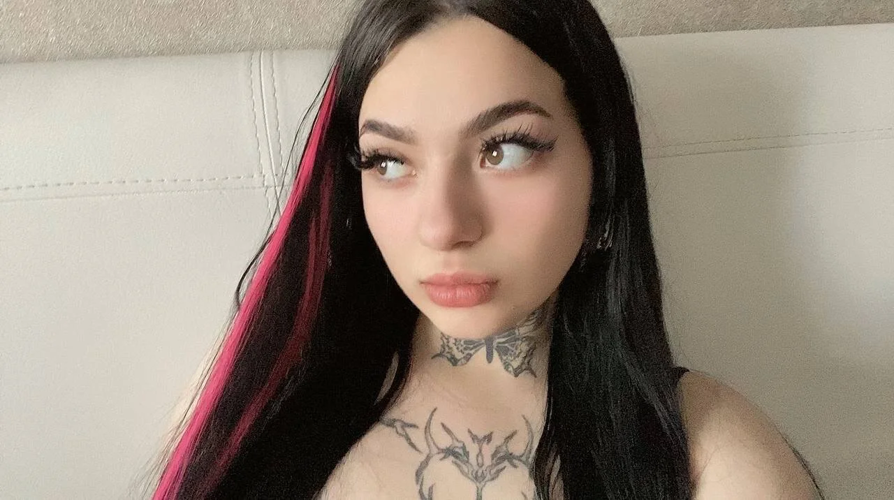 XXX Porn Photo of Nude Molli_Stone 6