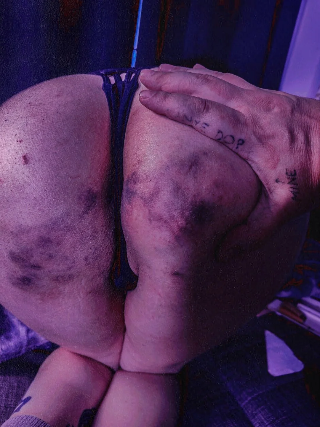 XXX Porn Photo of Nude whatevaandissues 22