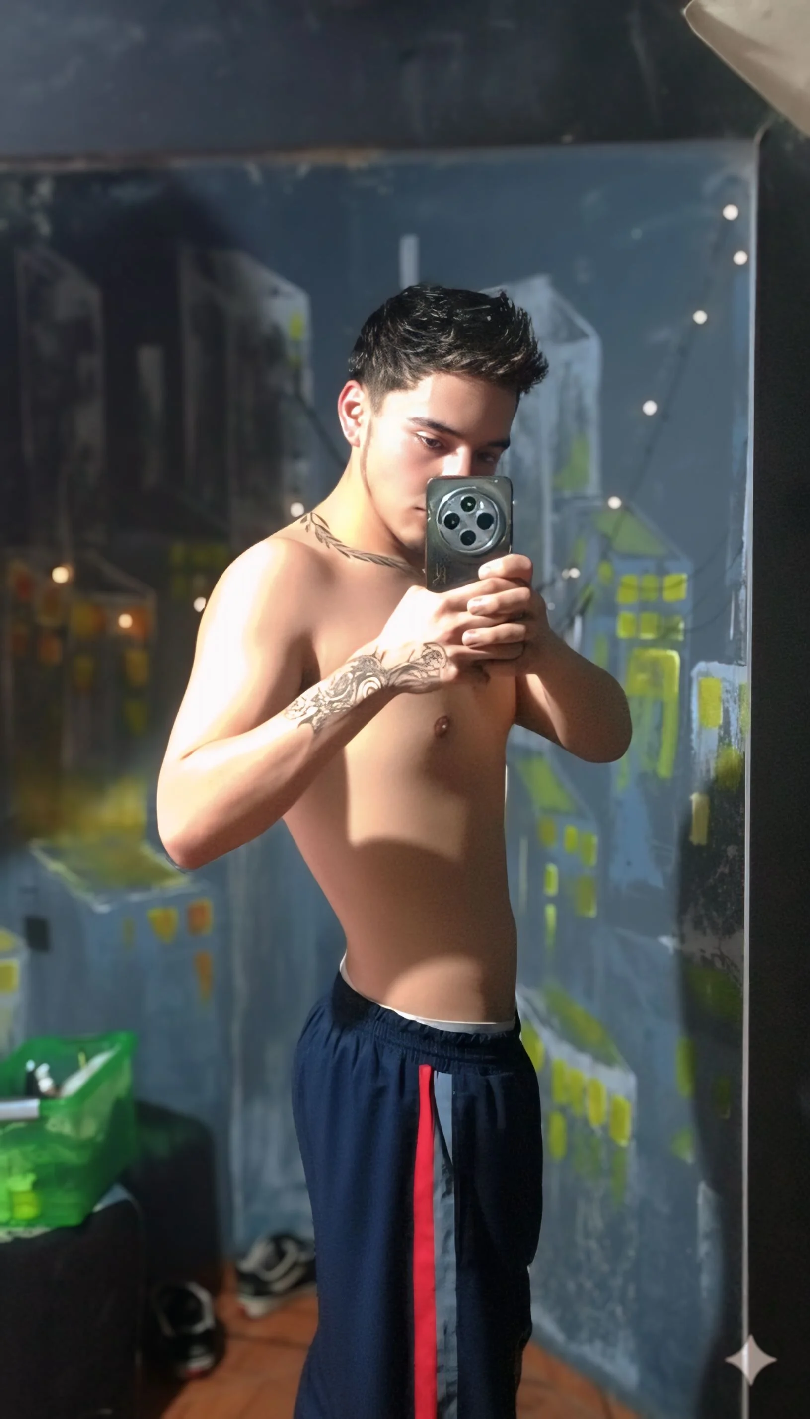 XXX Porn Photo of Nude CriZtancho 2