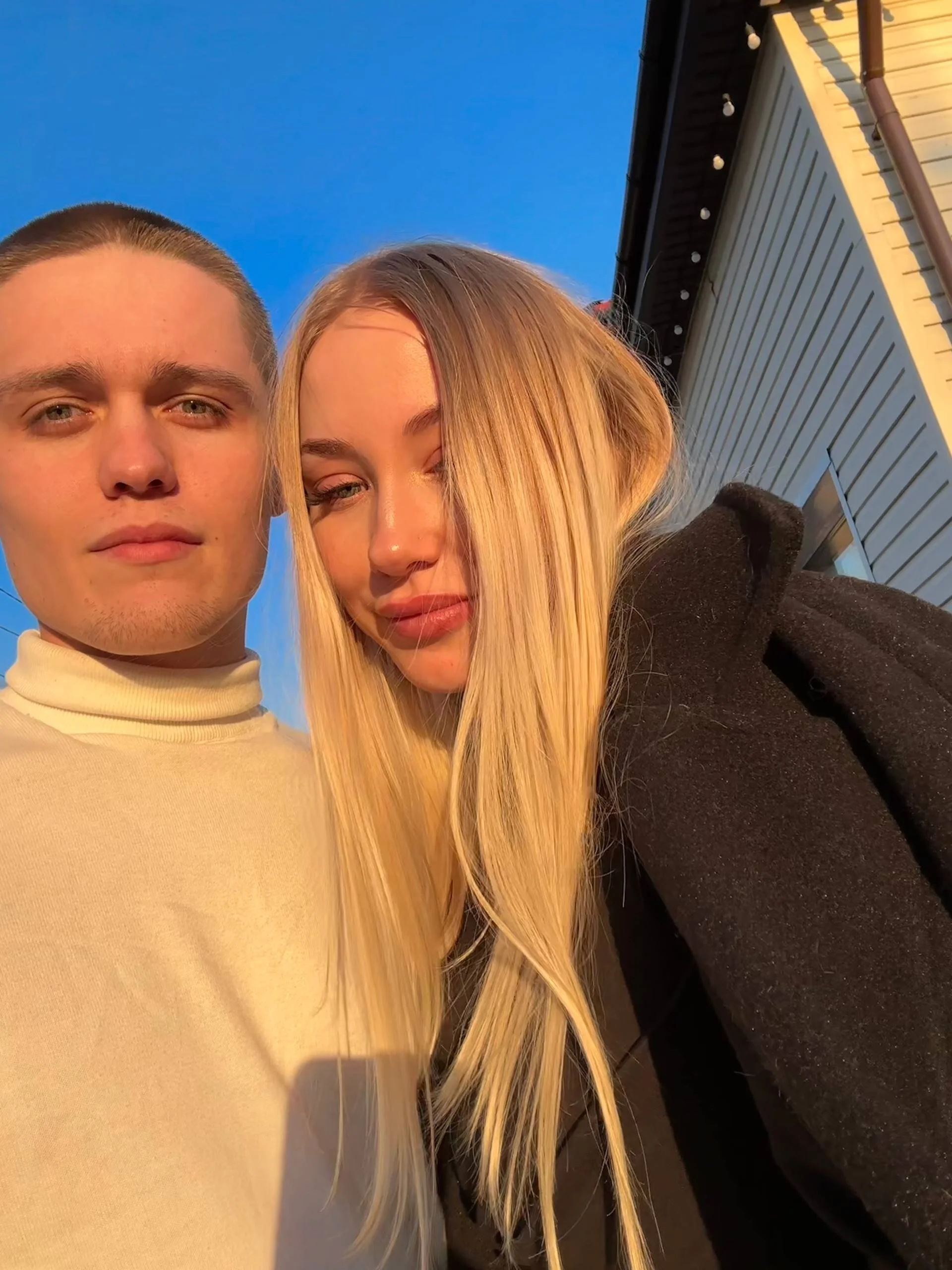 XXX Porn Photo of Nude MikeXEmilia 21