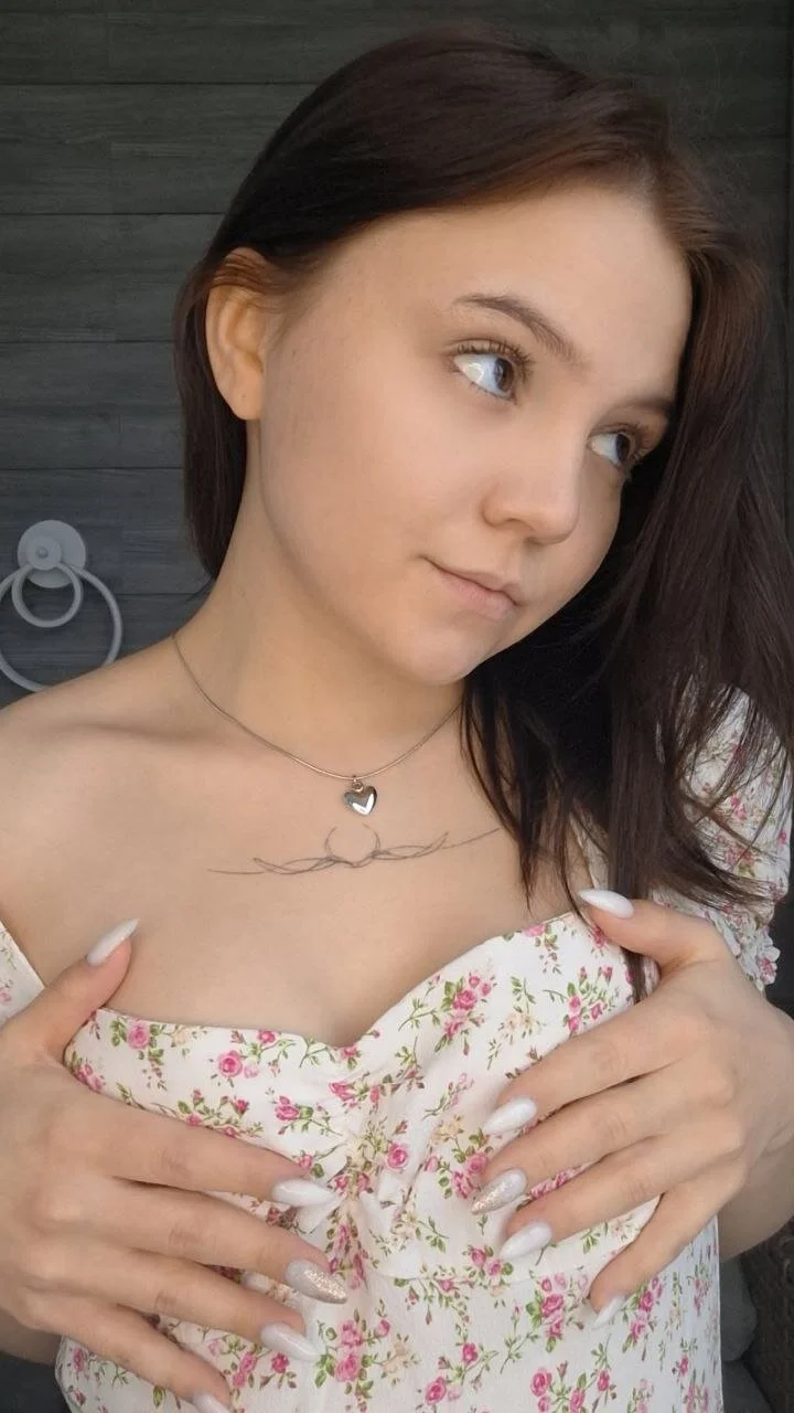 XXX Porn Photo of Nude Tiny_Emmy 8