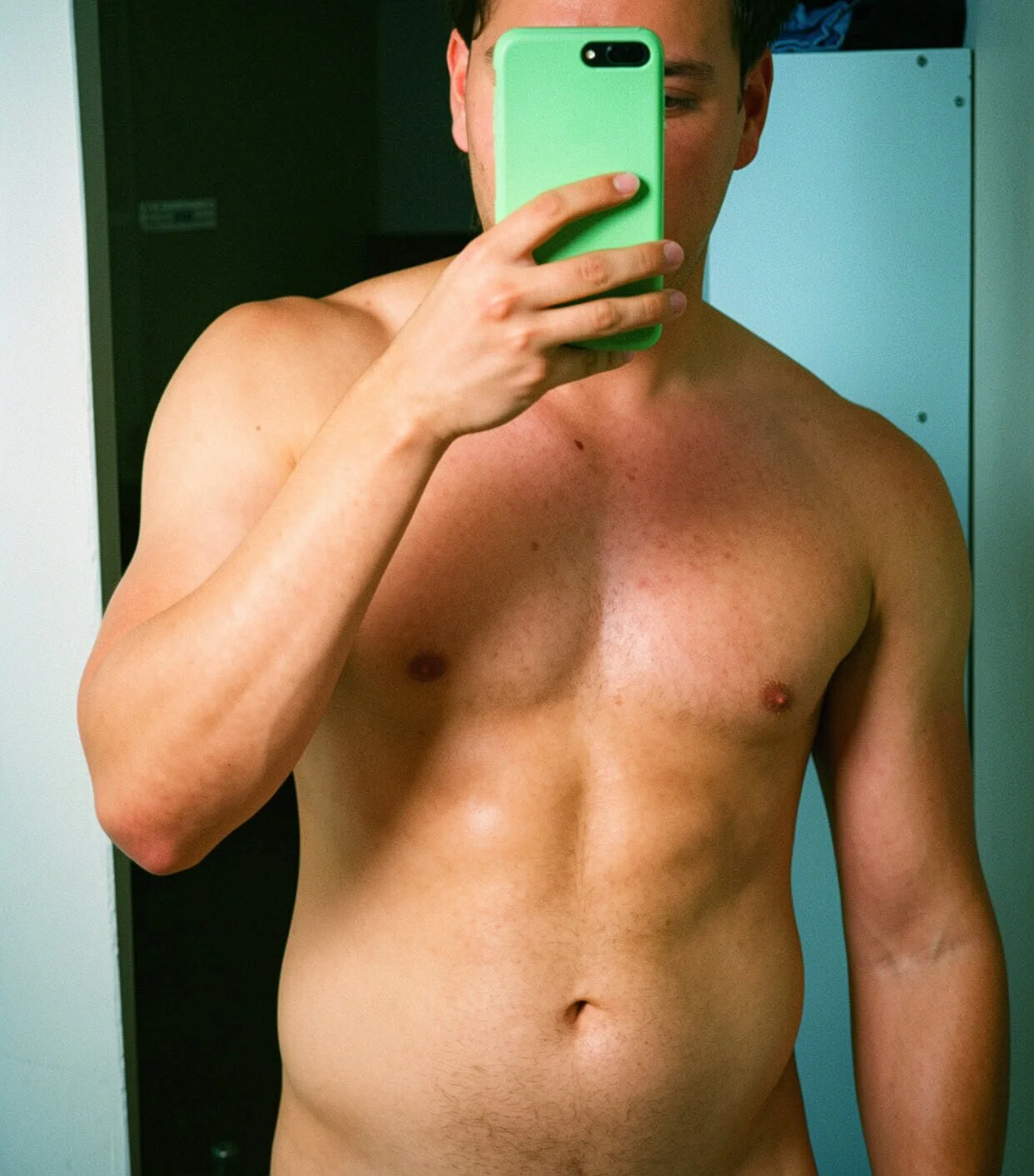 XXX Porn Photo of Nude boys_roomhard 4