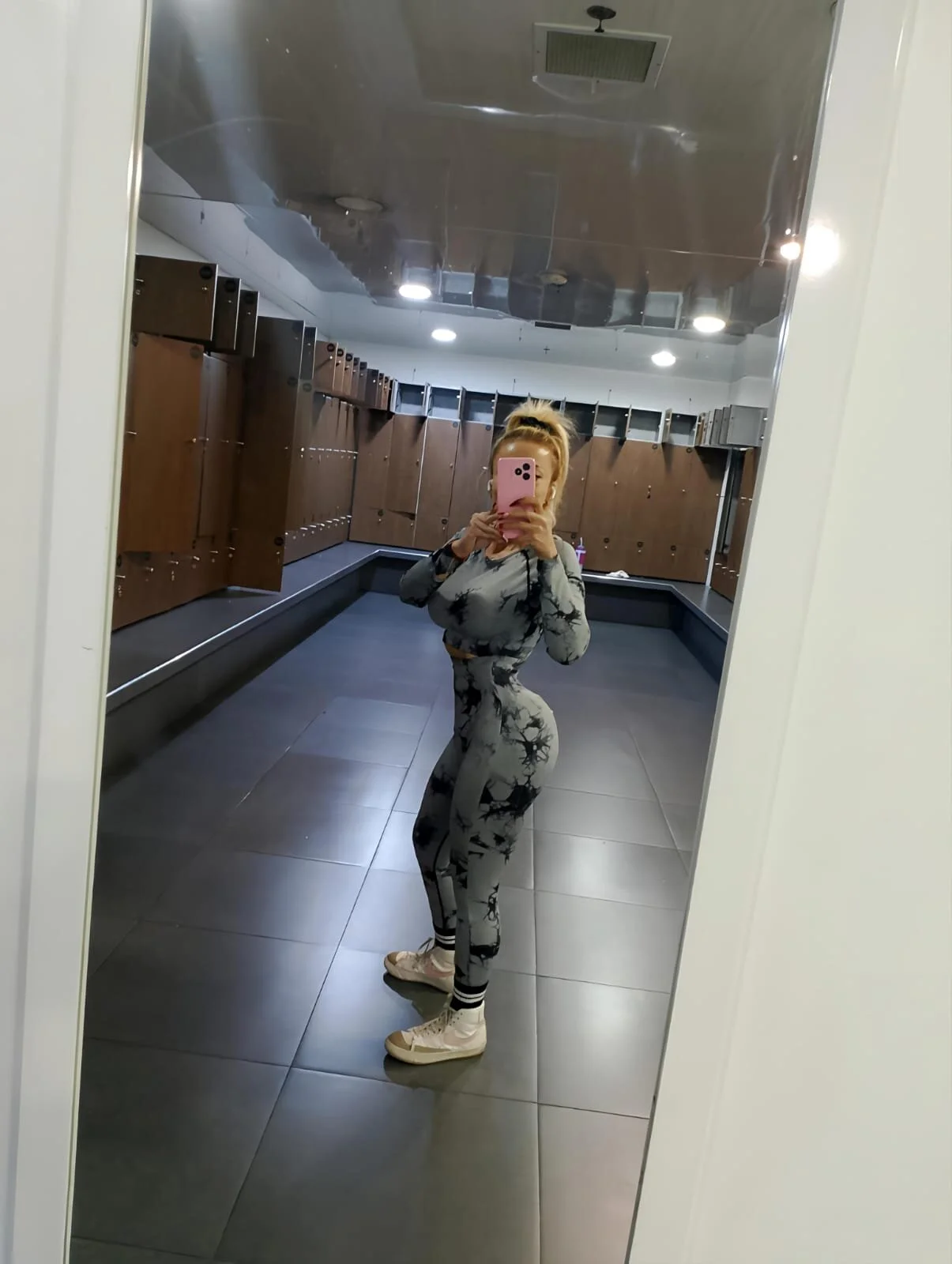 XXX Porn Photo of Nude simona_hourglass 15