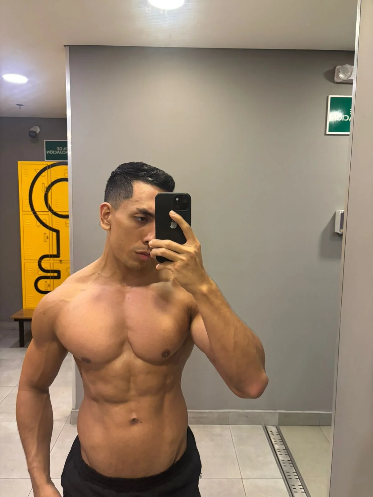 XXX Porn Photo of Nude Lucio__Fox 11