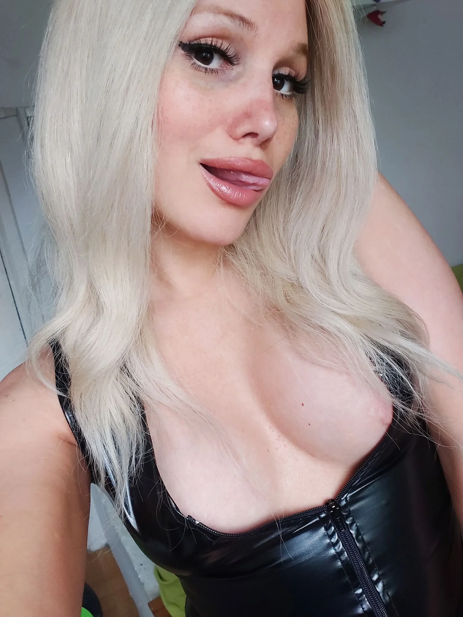 XXX Porn Photo of Nude ambersweet33 7